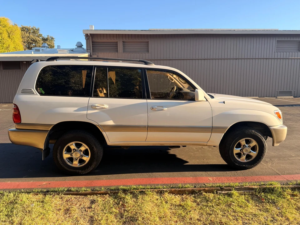 2002 Toyota J100 Land Cruiser - Image 8 of 31