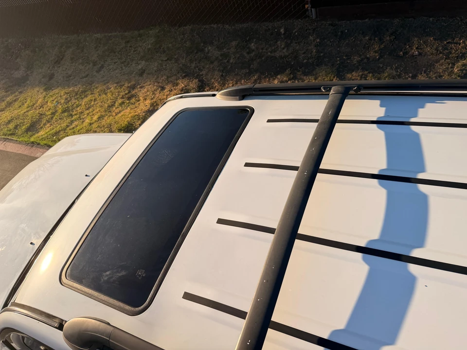 2002 Toyota J100 Land Cruiser - Image 13 of 31