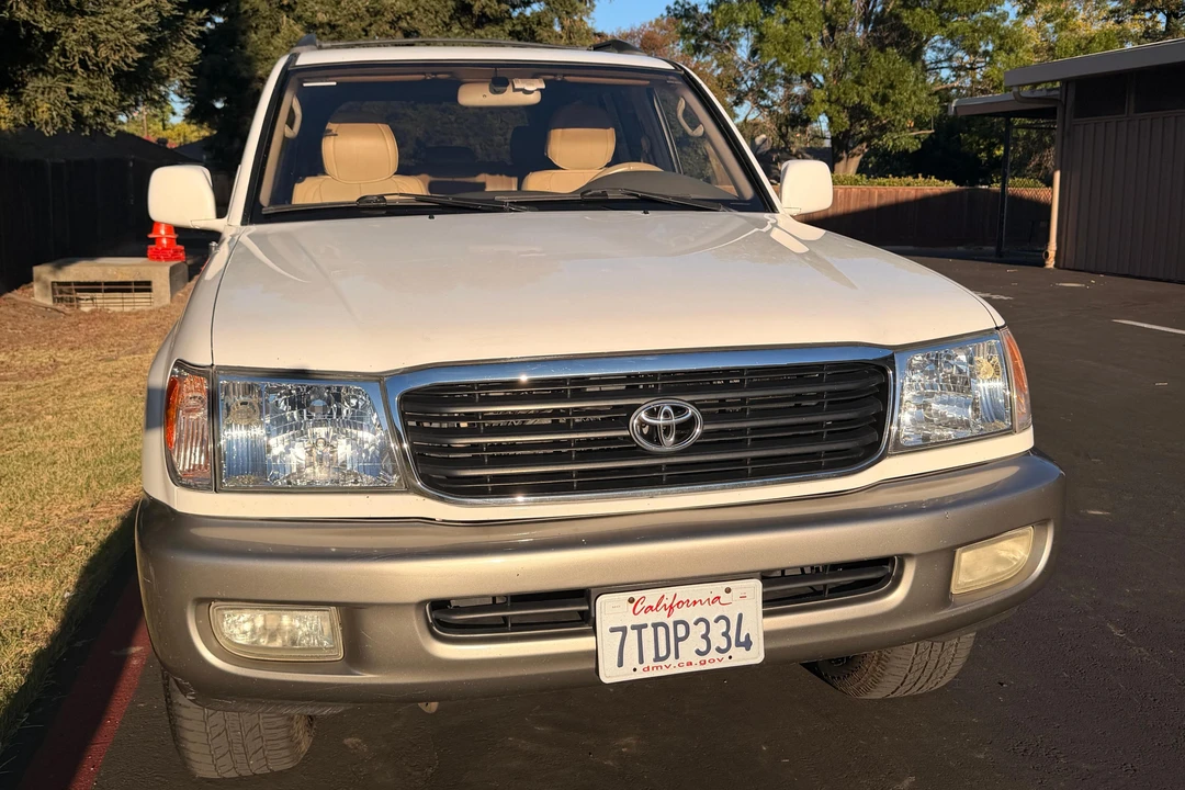 2002 Toyota J100 Land Cruiser - Image 2 of 31