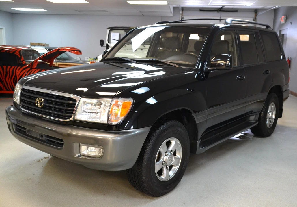 2002 Toyota J100 Land Cruiser - Image 2 of 10