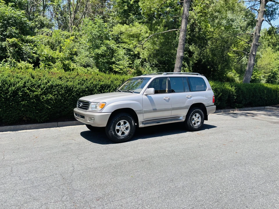2002 Toyota J100 Land Cruiser - Image 2 of 31