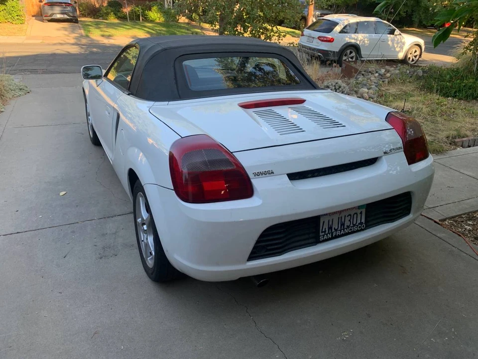 2002 Toyota MR2 Spyder/MR-S - Image 3 of 13