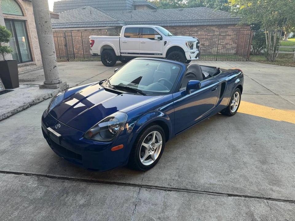 2002 Toyota MR2 Spyder/MR-S - Image 2 of 3