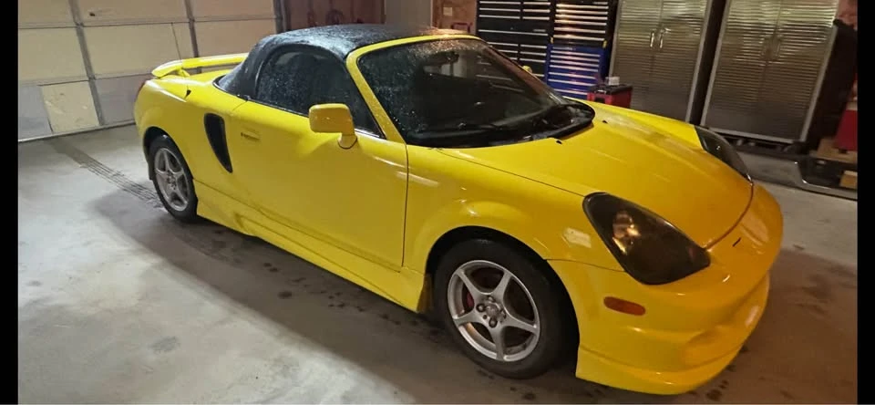 2002 Toyota MR2 Spyder/MR-S - Image 2 of 3