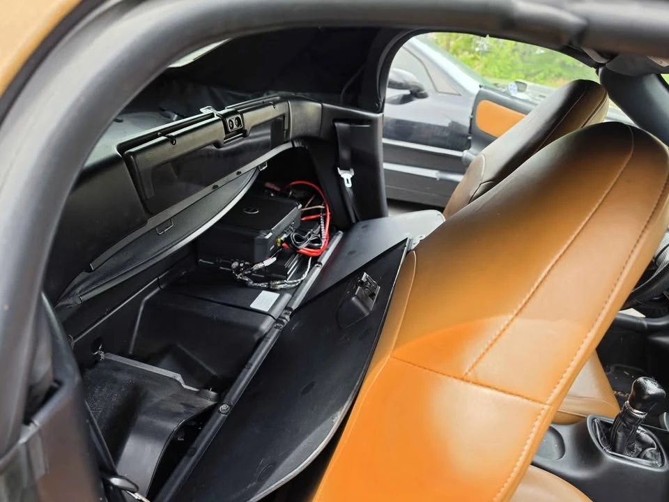 2002 Toyota MR2 Spyder/MR-S - Image 8 of 16
