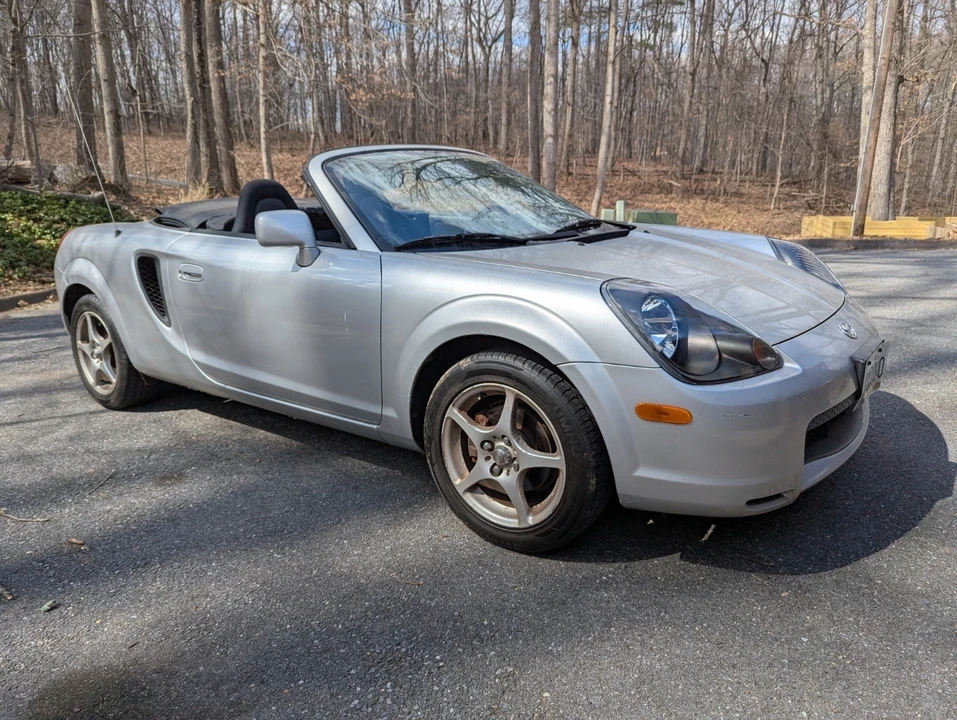 2002 Toyota MR2 Spyder/MR-S - Image 16 of 17