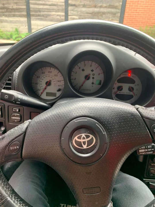2002 Toyota MR2 Spyder/MR-S - Image 5 of 6