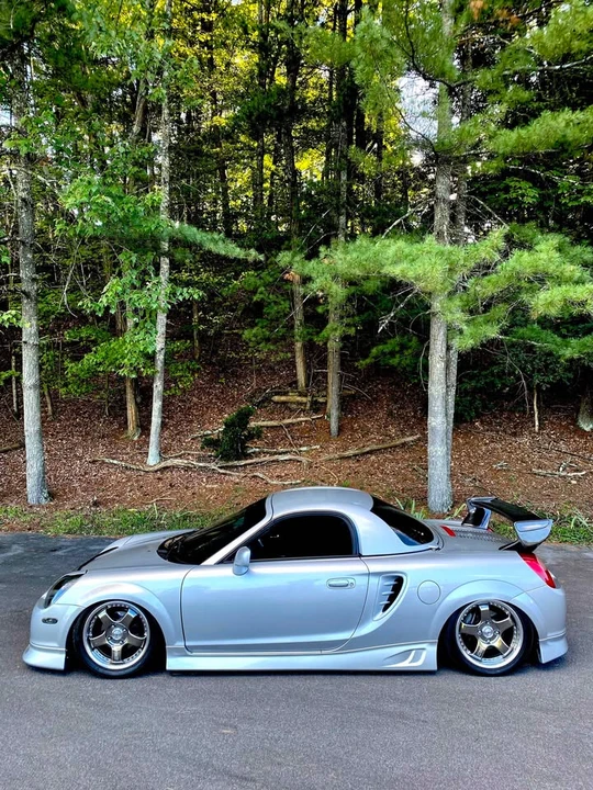 2002 Toyota MR2 Spyder/MR-S - Image 9 of 10