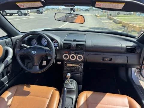 2002 Toyota MR2 Spyder/MR-S - Image 17 of 20