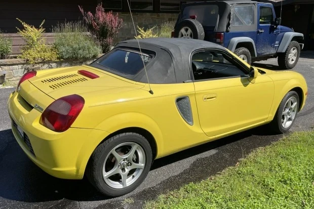 2002 Toyota MR2 Spyder/MR-S - Image 2 of 7