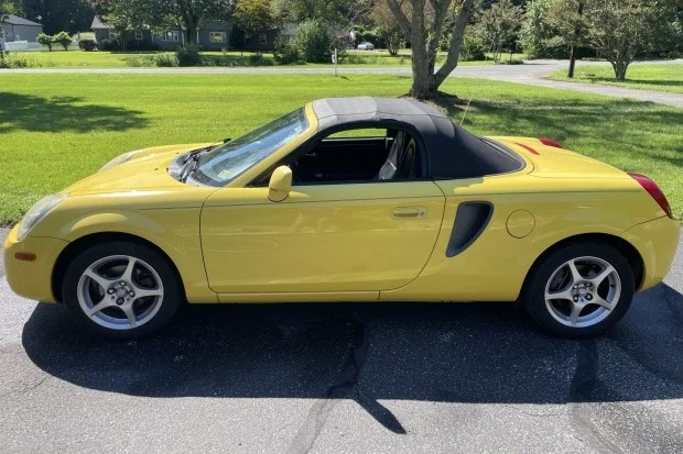 2002 Toyota MR2 Spyder/MR-S - Image 3 of 7