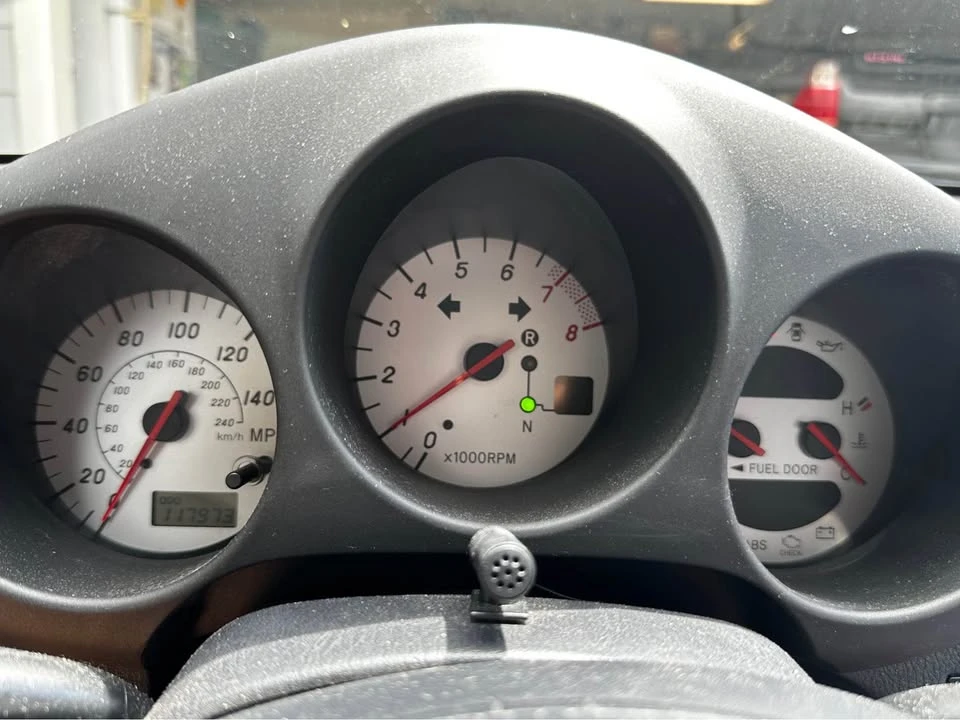 2002 Toyota MR2 Spyder/MR-S - Image 5 of 6