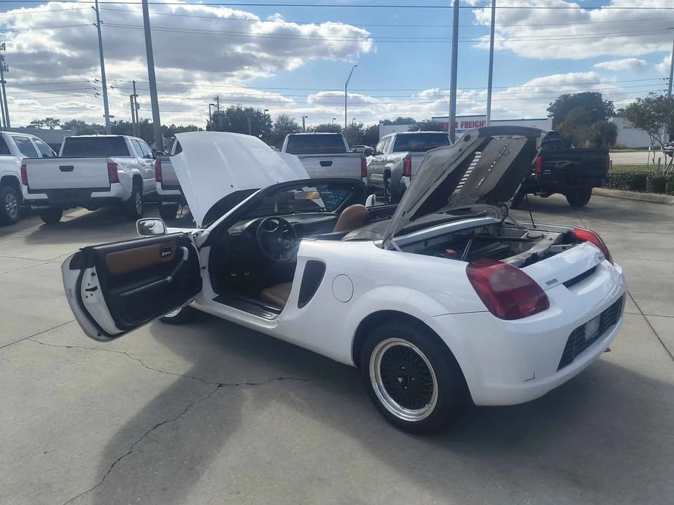 2002 Toyota MR2 Spyder/MR-S - Image 6 of 11