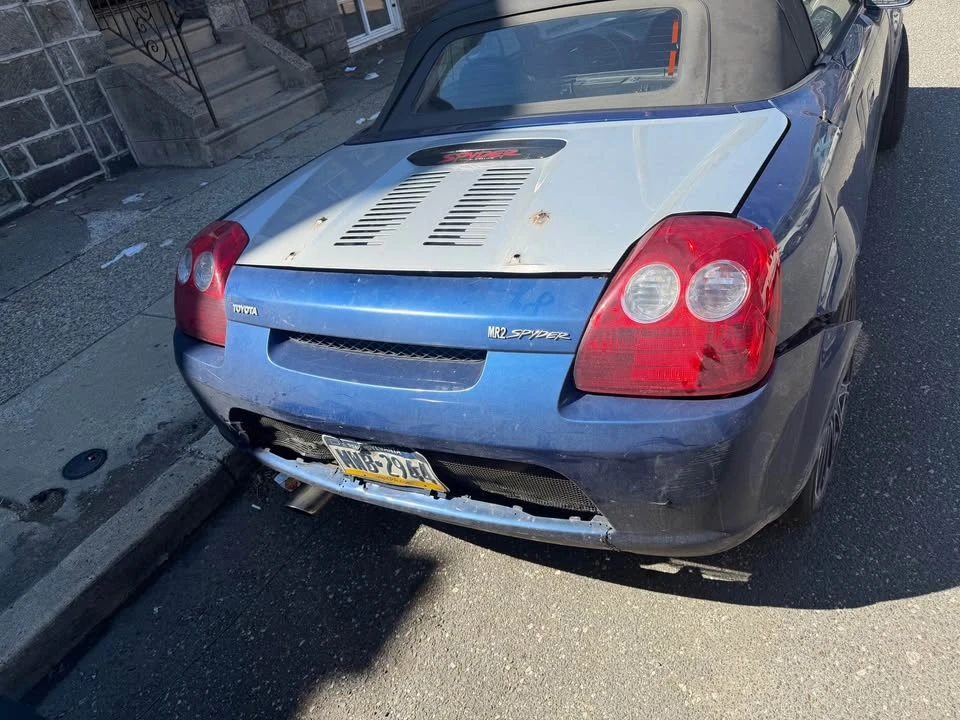 2002 Toyota MR2 Spyder/MR-S - Image 15 of 17