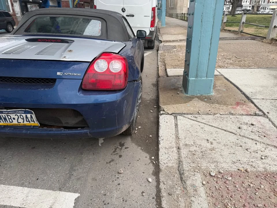 2002 Toyota MR2 Spyder/MR-S - Image 16 of 17