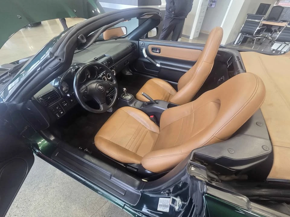 2002 Toyota MR2 Spyder/MR-S - Image 6 of 10
