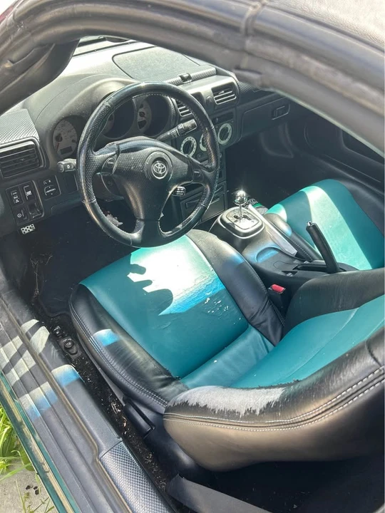 2002 Toyota MR2 Spyder/MR-S - Image 8 of 12