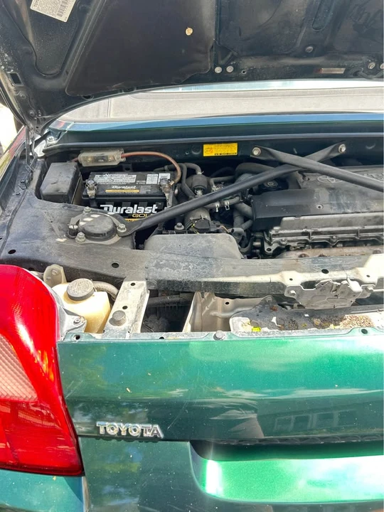 2002 Toyota MR2 Spyder/MR-S - Image 11 of 12