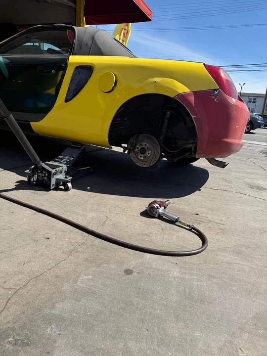 2002 Toyota MR2 Spyder/MR-S - Image 17 of 21