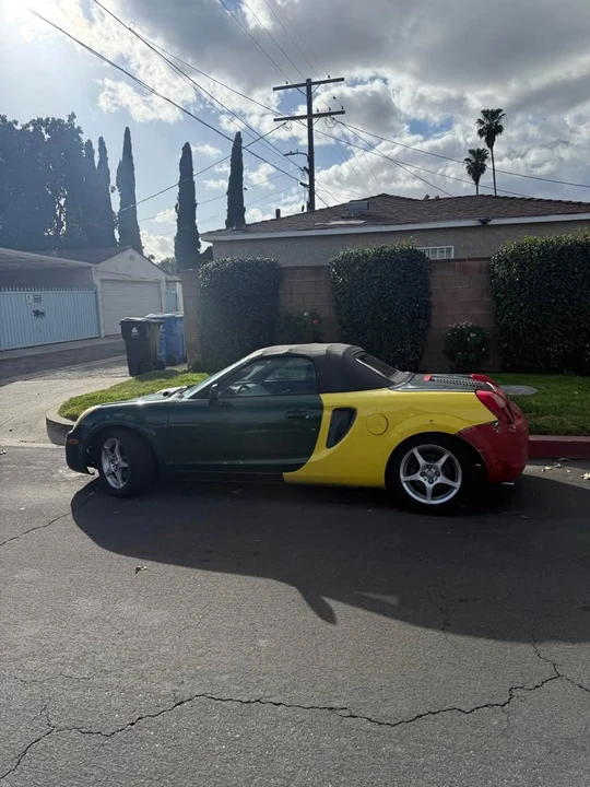 2002 Toyota MR2 Spyder/MR-S - Image 9 of 21
