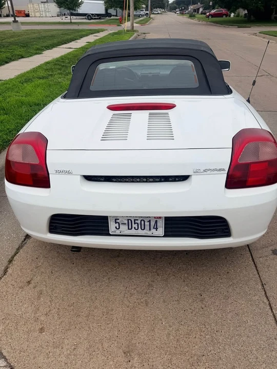 2002 Toyota MR2 Spyder/MR-S - Image 13 of 19