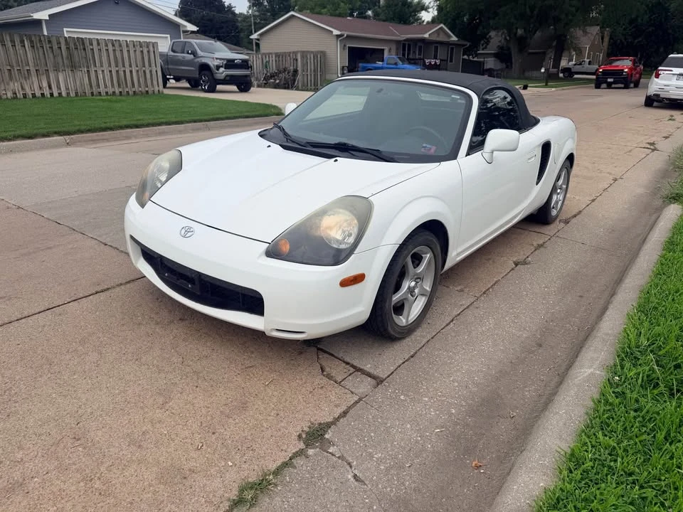 2002 Toyota MR2 Spyder/MR-S - Image 12 of 19