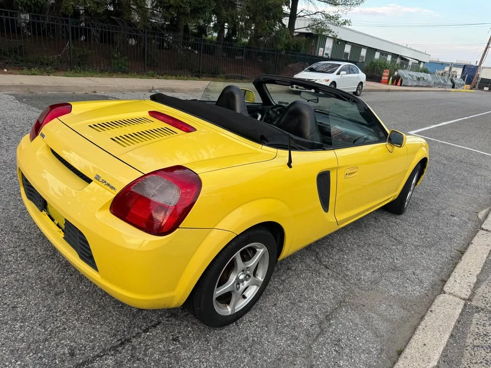 2002 Toyota MR2 Spyder/MR-S - Image 11 of 17