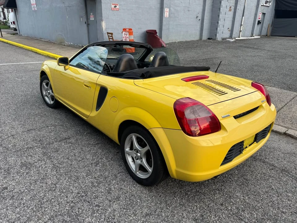 2002 Toyota MR2 Spyder/MR-S - Image 12 of 17