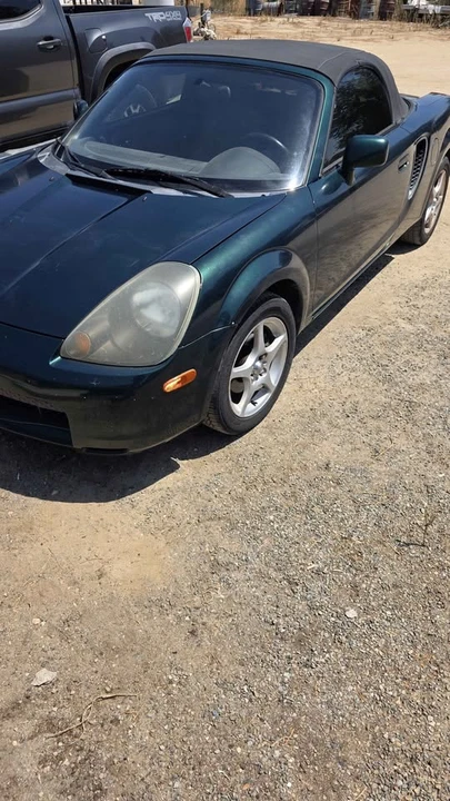 2002 Toyota MR2 Spyder/MR-S - Image 2 of 5