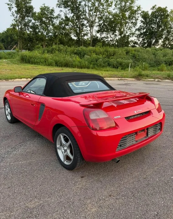 2002 Toyota MR2 Spyder/MR-S - Image 2 of 8