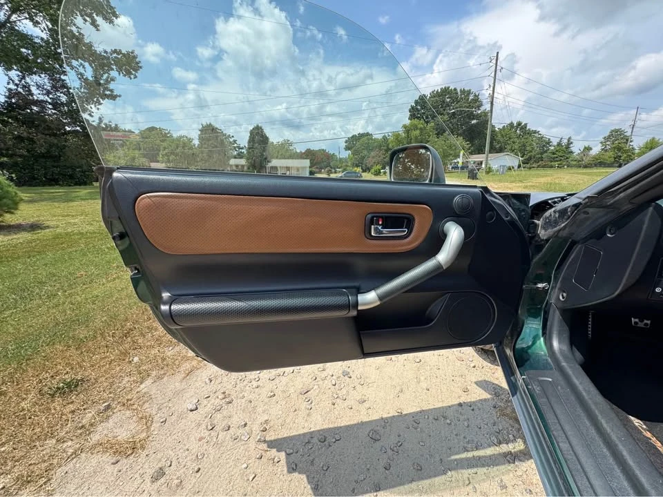 2002 Toyota MR2 Spyder/MR-S - Image 11 of 19