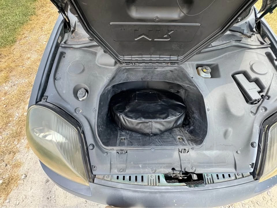 2002 Toyota MR2 Spyder/MR-S - Image 16 of 19