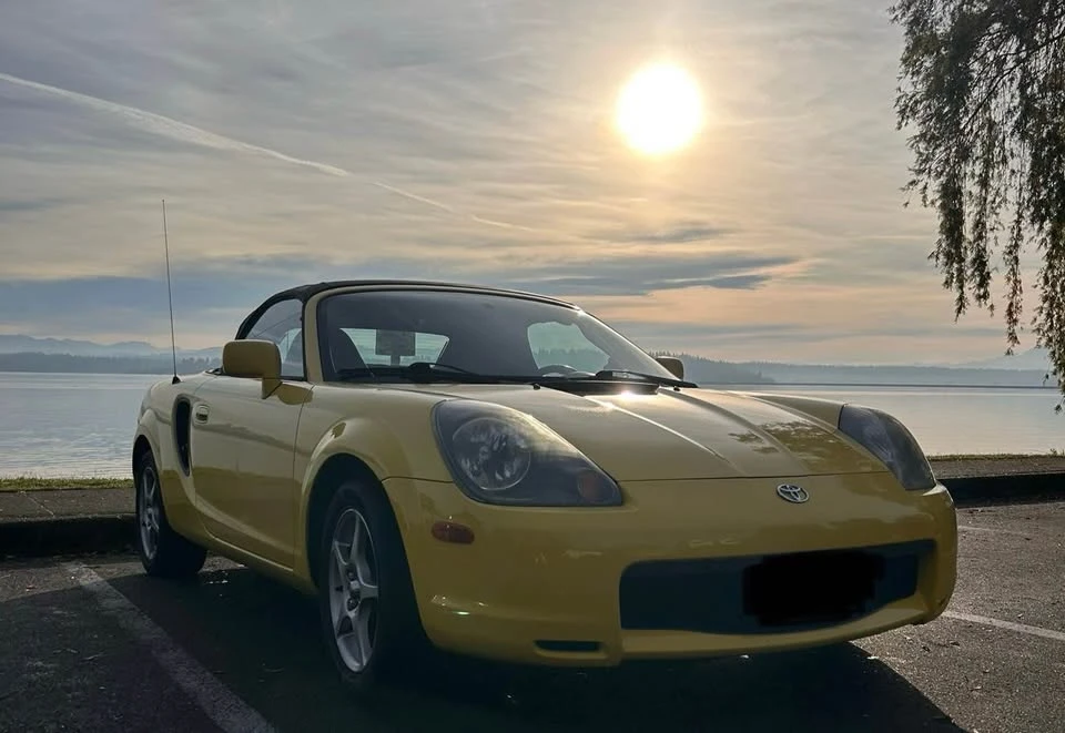 2002 Toyota MR2 Spyder/MR-S - Image 2 of 10
