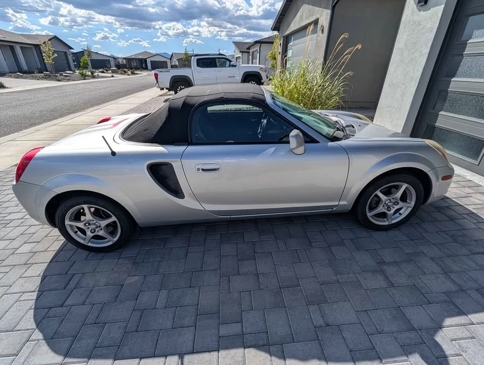 2002 Toyota MR2 Spyder/MR-S - Image 4 of 11