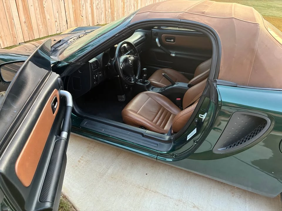 2002 Toyota MR2 Spyder/MR-S - Image 5 of 12
