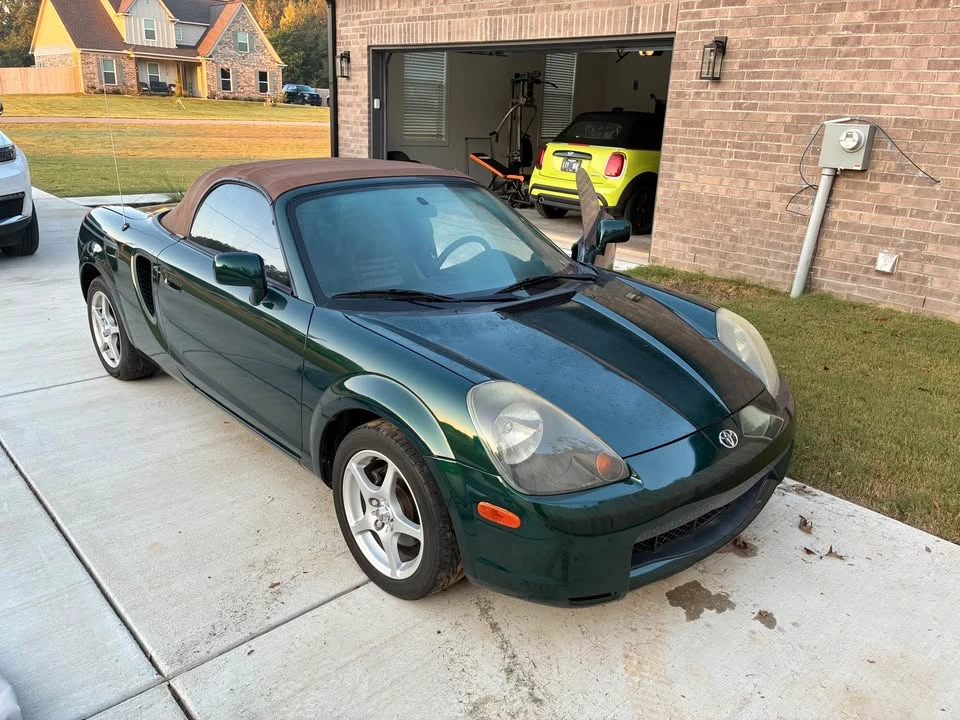 2002 Toyota MR2 Spyder/MR-S - Image 2 of 12