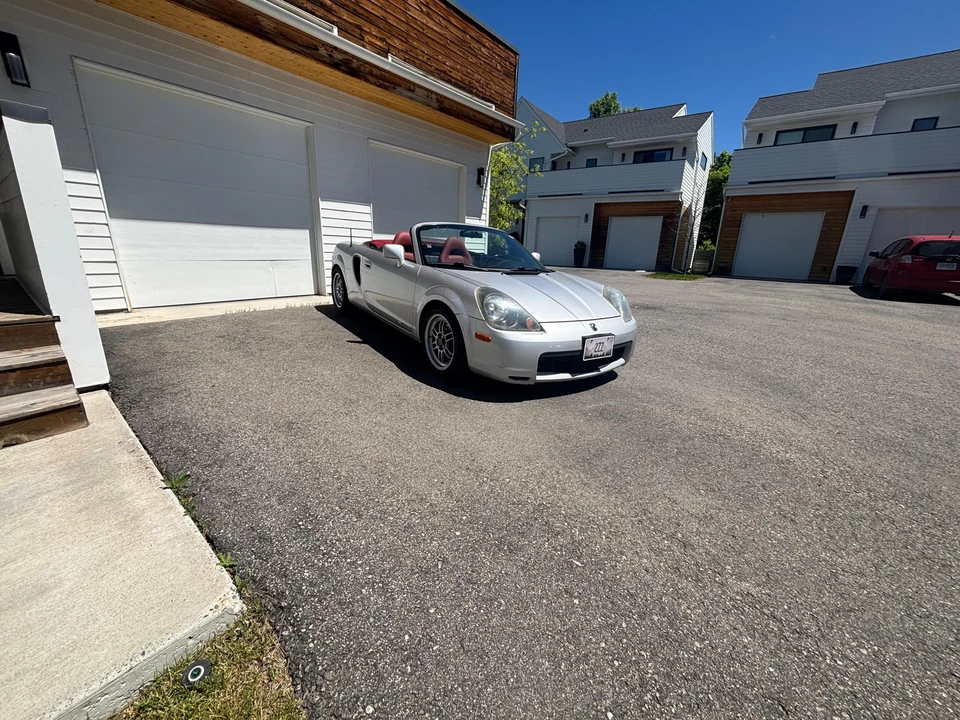 2002 Toyota MR2 Spyder/MR-S - Image 8 of 31