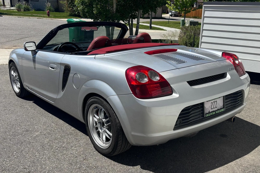 2002 Toyota MR2 Spyder/MR-S - Image 4 of 31