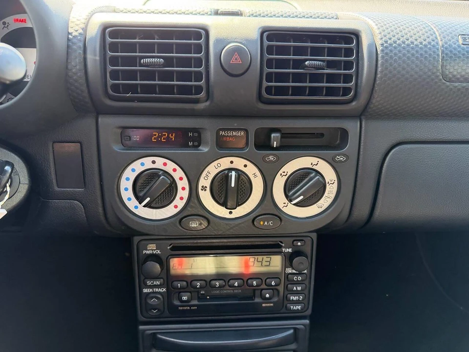 2002 Toyota MR2 Spyder/MR-S - Image 8 of 26