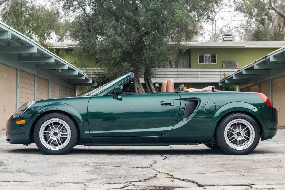 2002 Toyota MR2 Spyder/MR-S - Image 13 of 31