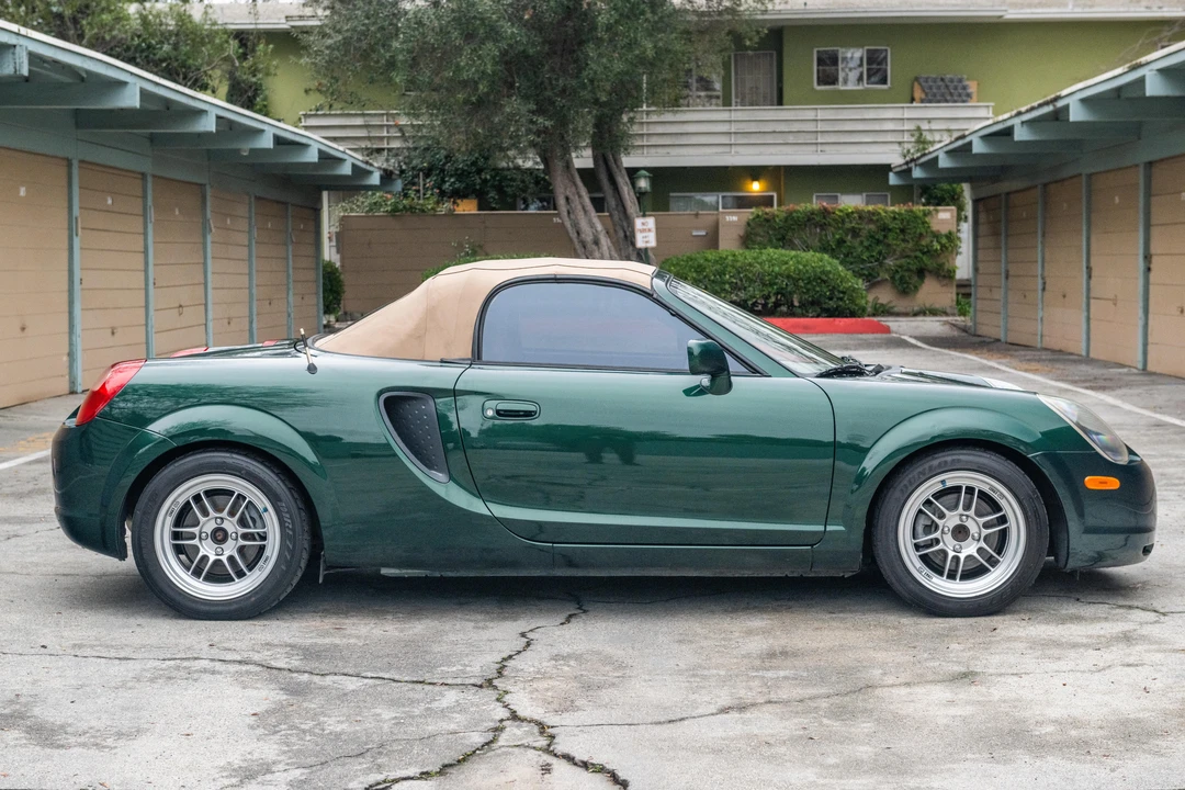 2002 Toyota MR2 Spyder/MR-S - Image 9 of 31
