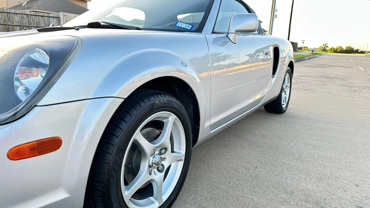 2002 Toyota MR2 Spyder/MR-S - Image 26 of 31