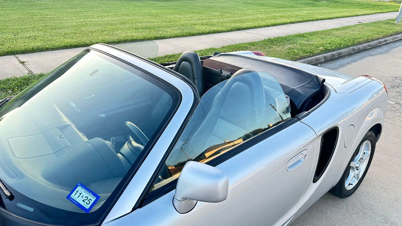 2002 Toyota MR2 Spyder/MR-S - Image 28 of 31