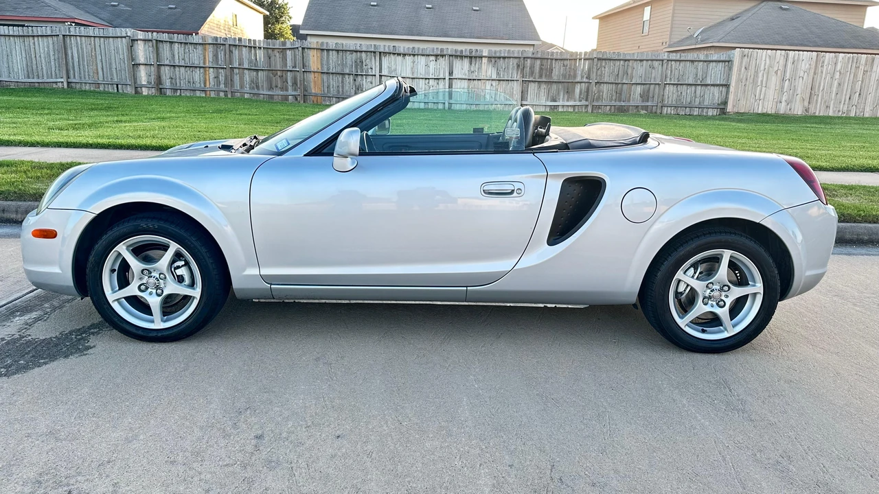 2002 Toyota MR2 Spyder/MR-S - Image 8 of 31