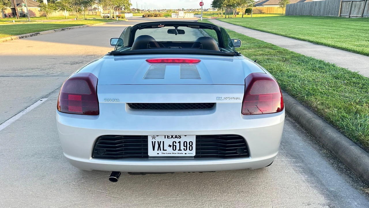2002 Toyota MR2 Spyder/MR-S - Image 10 of 31