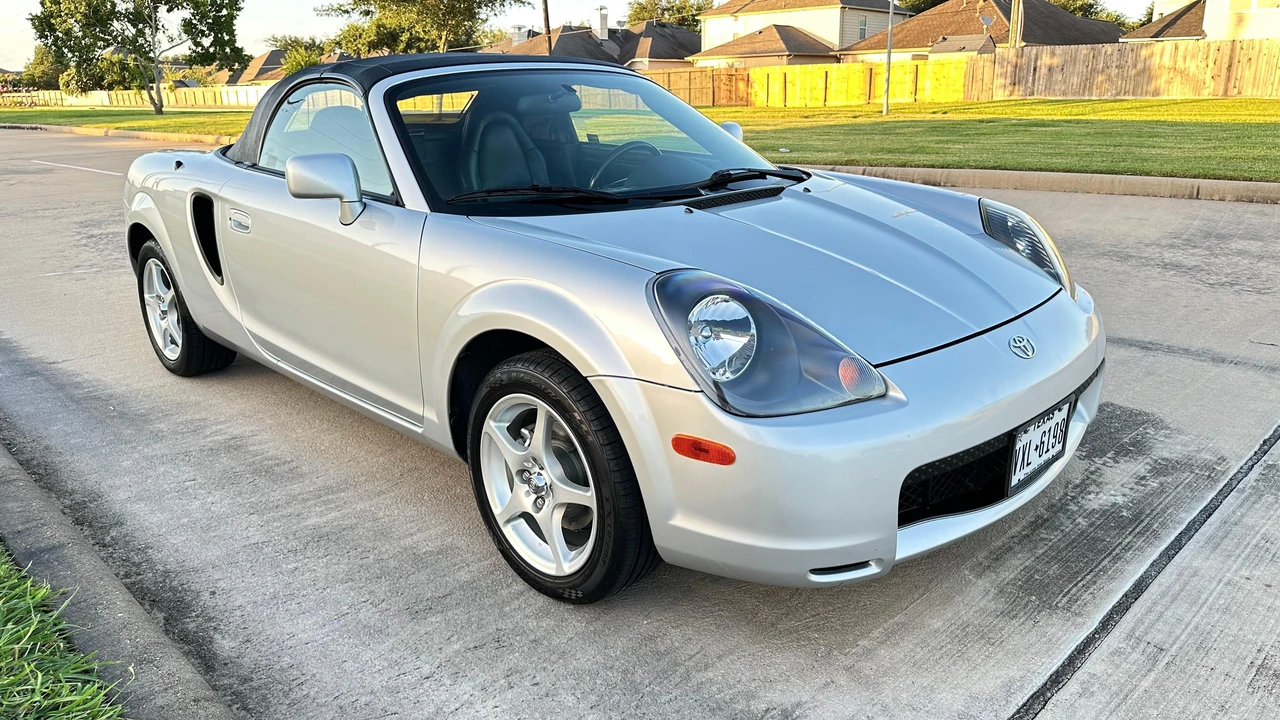2002 Toyota MR2 Spyder/MR-S - Image 25 of 31