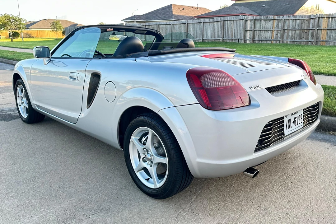 2002 Toyota MR2 Spyder/MR-S - Image 3 of 31