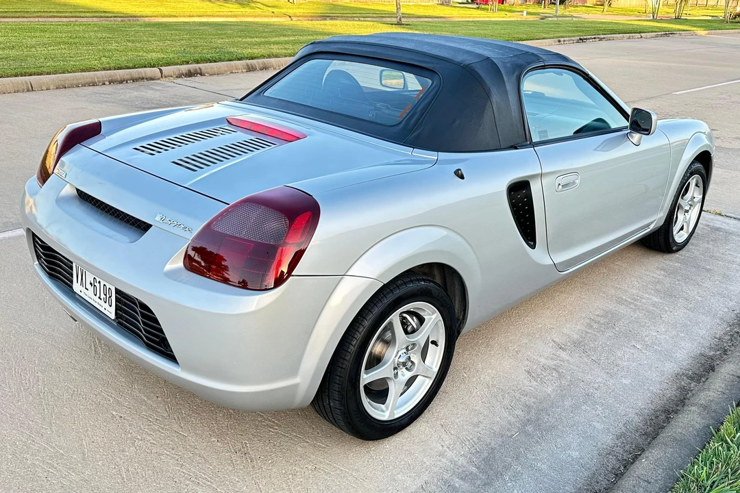 2002 Toyota MR2 Spyder/MR-S - Image 4 of 31