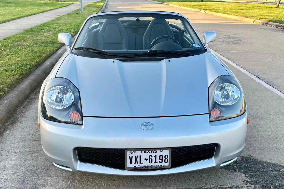 2002 Toyota MR2 Spyder/MR-S - Image 2 of 31