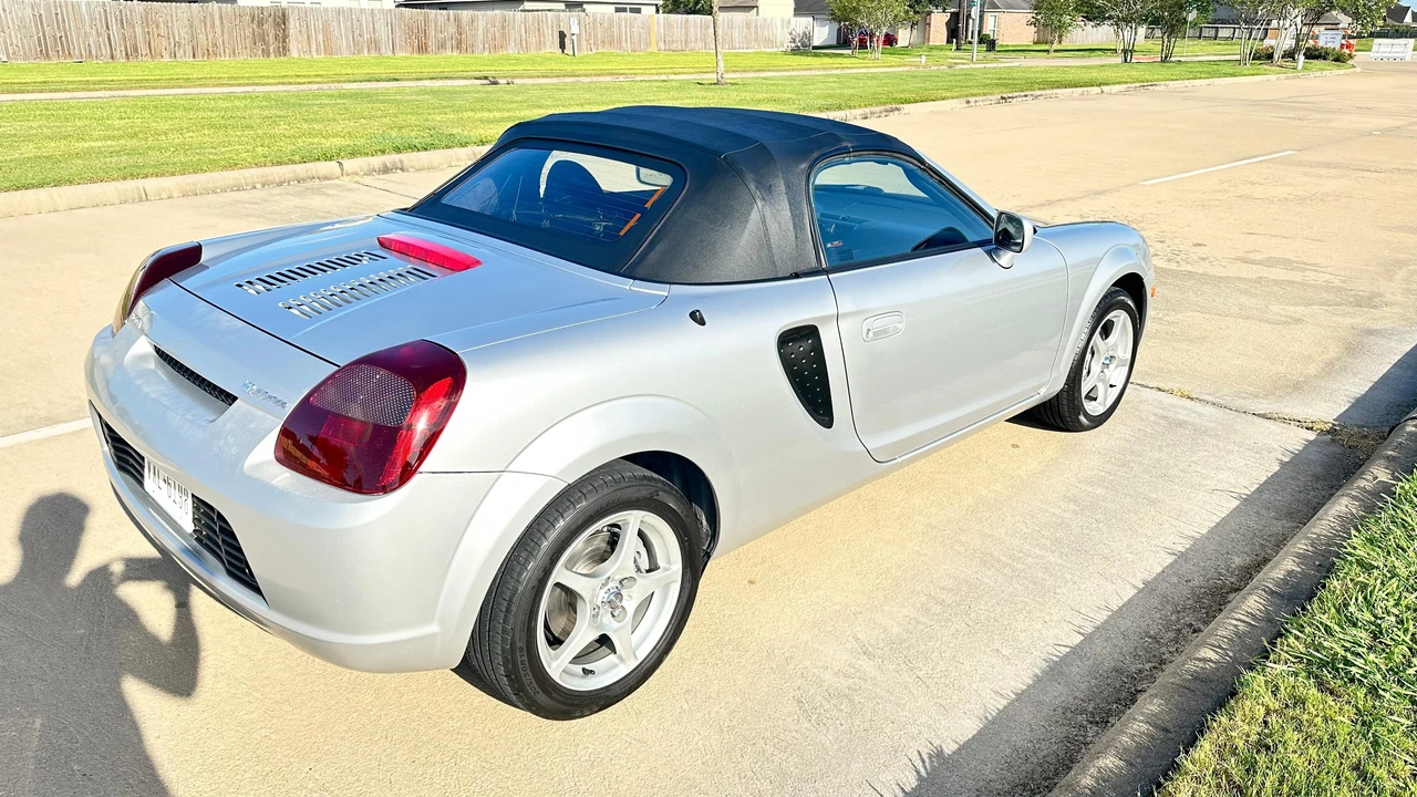2002 Toyota MR2 Spyder/MR-S - Image 22 of 31